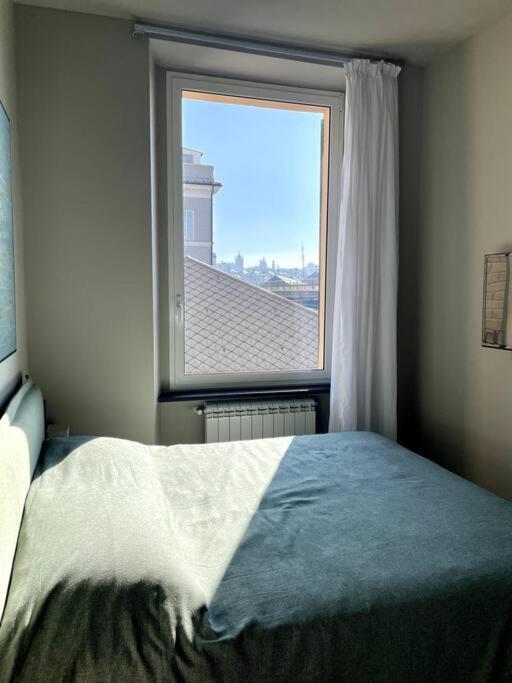 Overlooking The Porto Antico Of Genoa Apartment Exterior photo