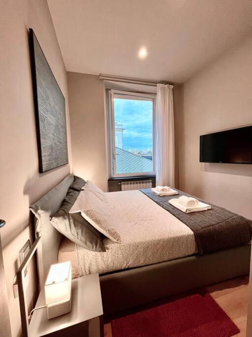 Overlooking The Porto Antico Of Genoa Apartment Exterior photo